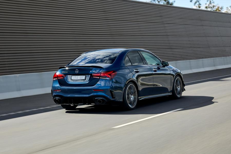  Mercedes-AMG A35 4Matic Sedan (V177) 2020 года  (AU) (фото 17 из 41)